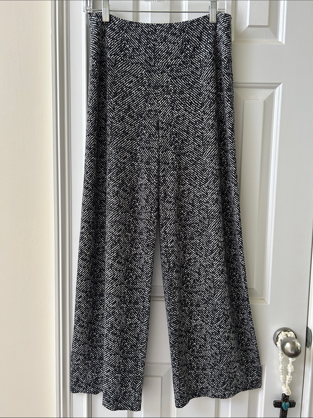J. Jill Wearever Wide Leg Knit Pants, Gray/Black pattern. Great shape. Size S